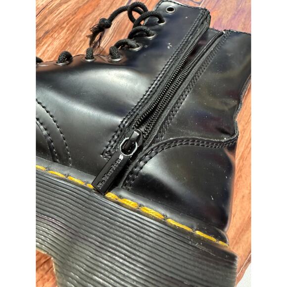 DR MARTENS Smooth Leather Zip Up Boots Men’s US 8 Bouncing Soles